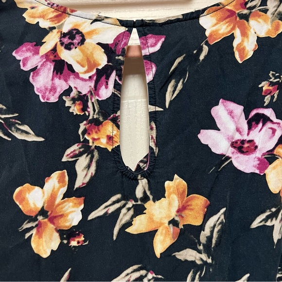 Kendall & Kylie Floral Cut Out Midi Dress - Picture 2 of 6